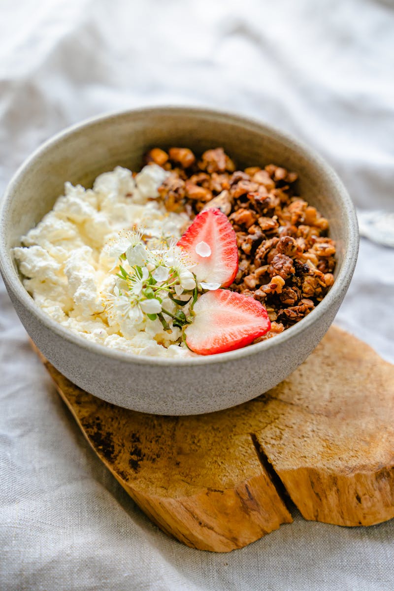 Cottage Cheese & Granola Bowl